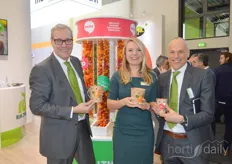 Steven van Paassen, Vera van Hoondert en Jan Doldersum. Rijk Zwaan presenteert op Fruit Logistica Sn!b. Sn!b is het marketingconcept voor hun snackgroenten